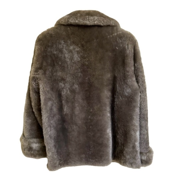 WOMENS, VINTAGE FUR, SHORT COAT IN GREY/TAUPE COLOR. BLACK PLAID LINING. - Picture 7 of 7